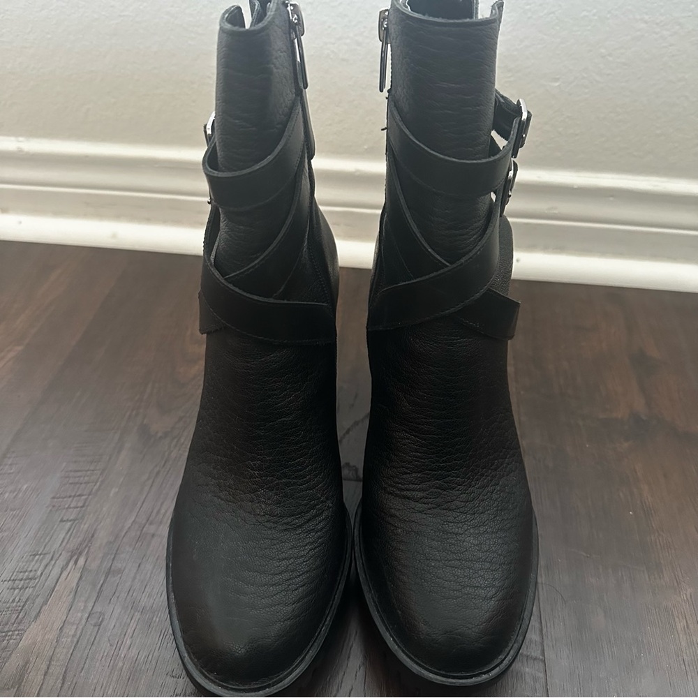 Vince Camuto Black Buckle Platform Heeled Ankle Moto Boots - Picture 5 of 9